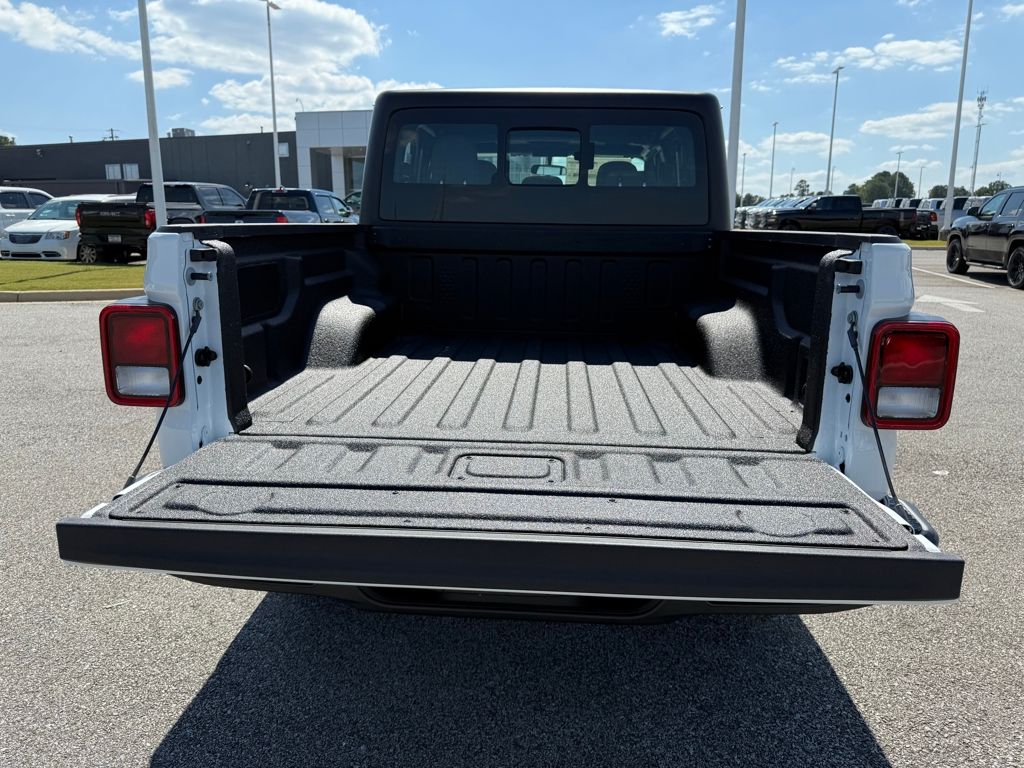 2025 Jeep Gladiator Sport photo 23