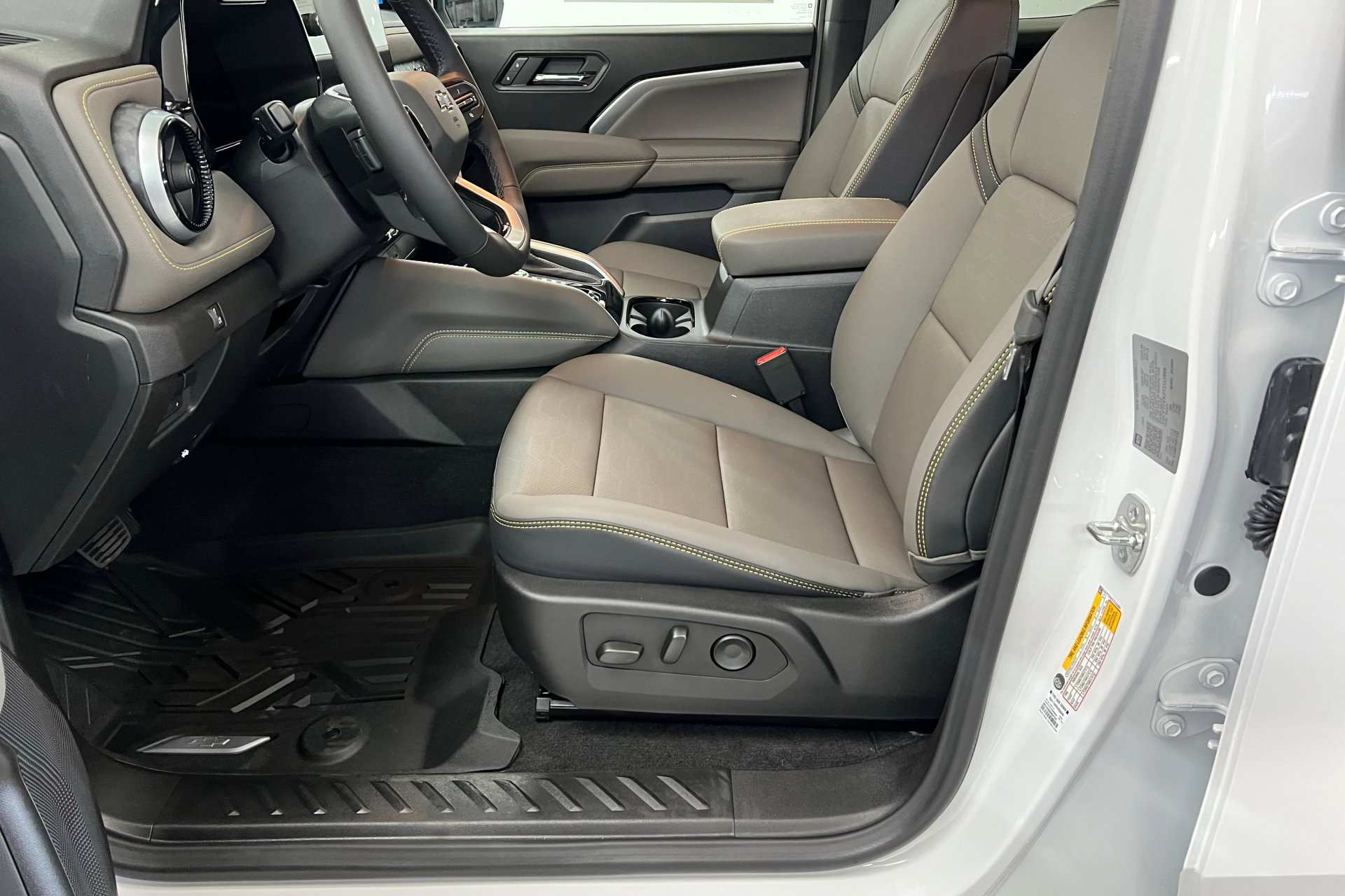 2026 Chevrolet Colorado ZR2 photo 17