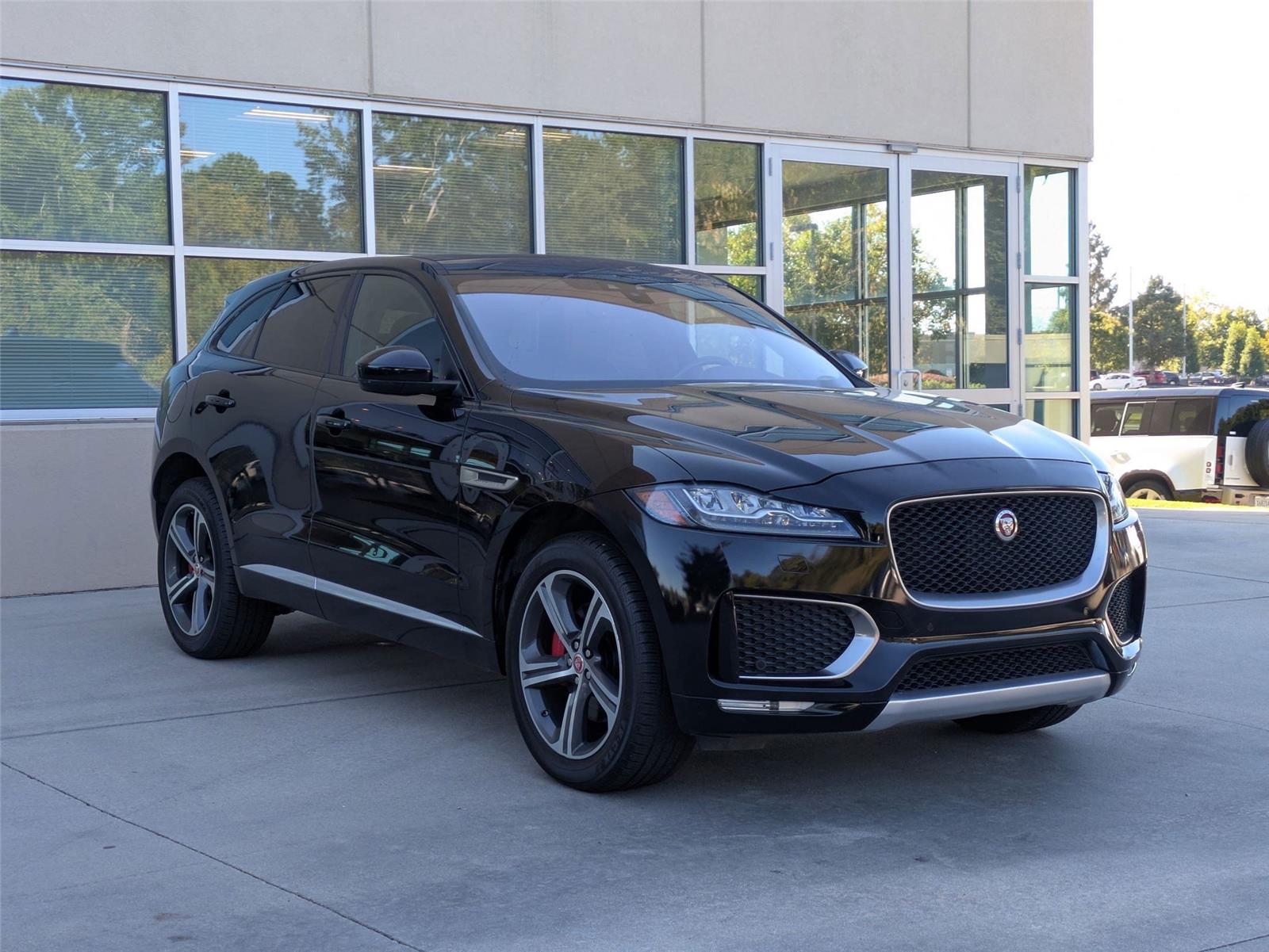 2019 Jaguar F-PACE S photo 3