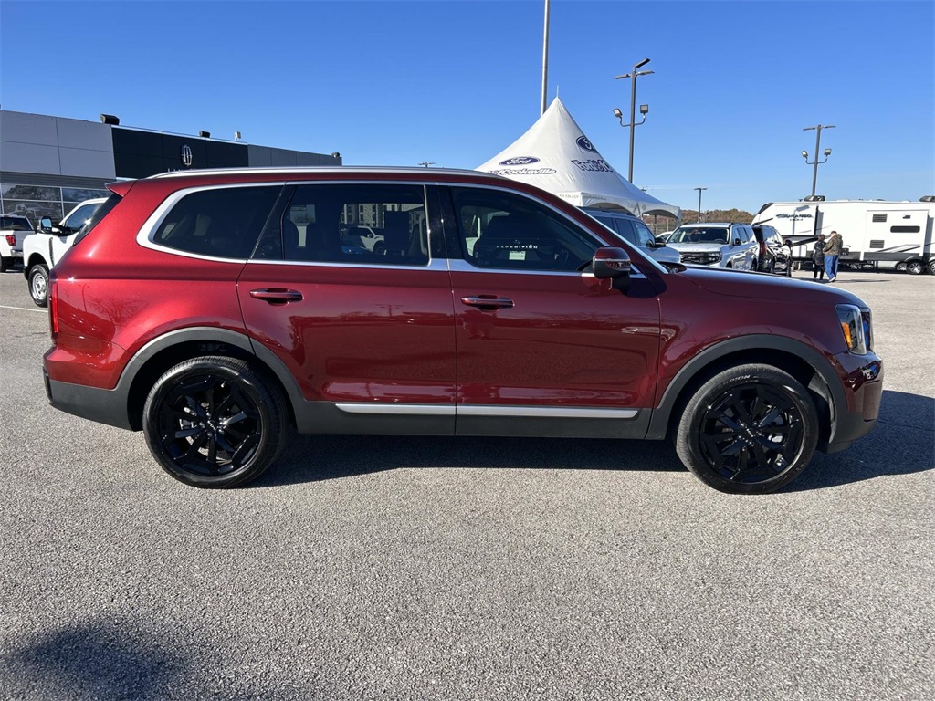 2024 Kia Telluride S photo 3