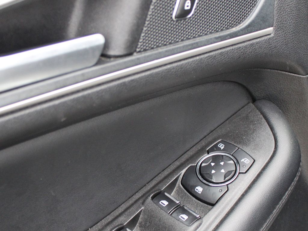 2024 Ford Edge SEL photo 3