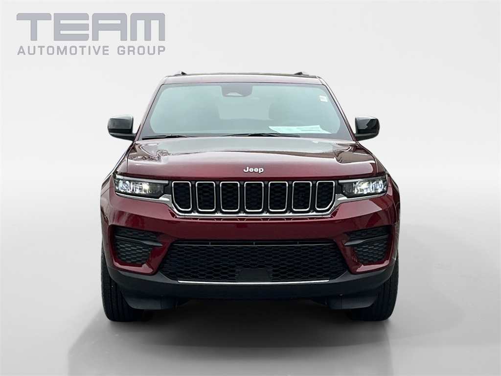 2025 Jeep Grand Cherokee Laredo photo 2