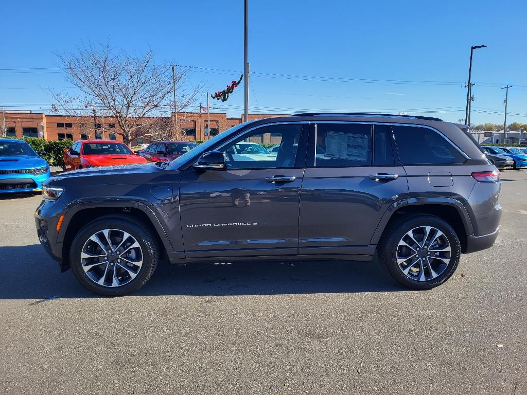 2024 Jeep Cherokee Overland photo 17