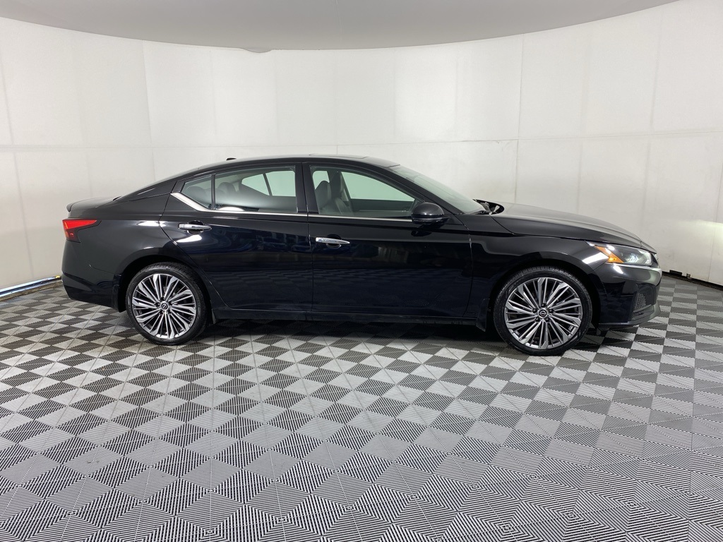 2023 Nissan Altima 2.5 SL photo 8