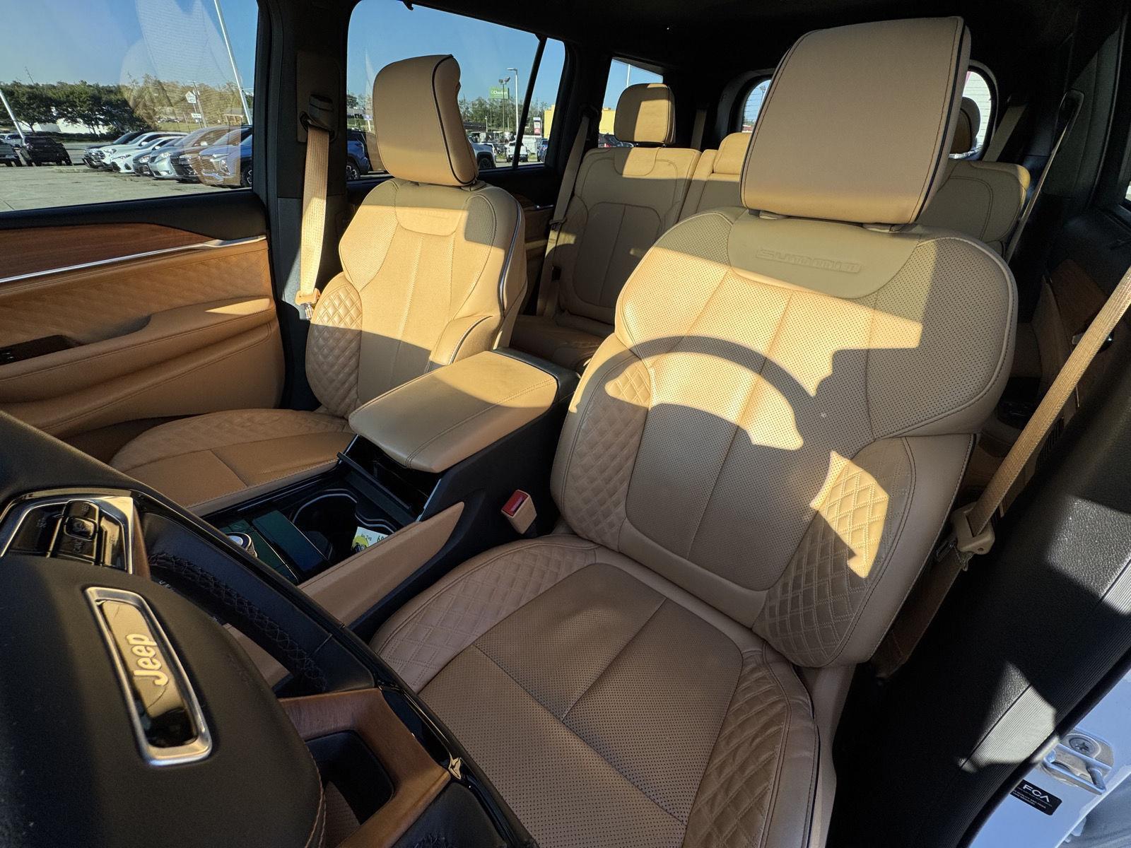 2023 Jeep Grand Cherokee L Summit Reserve photo 16