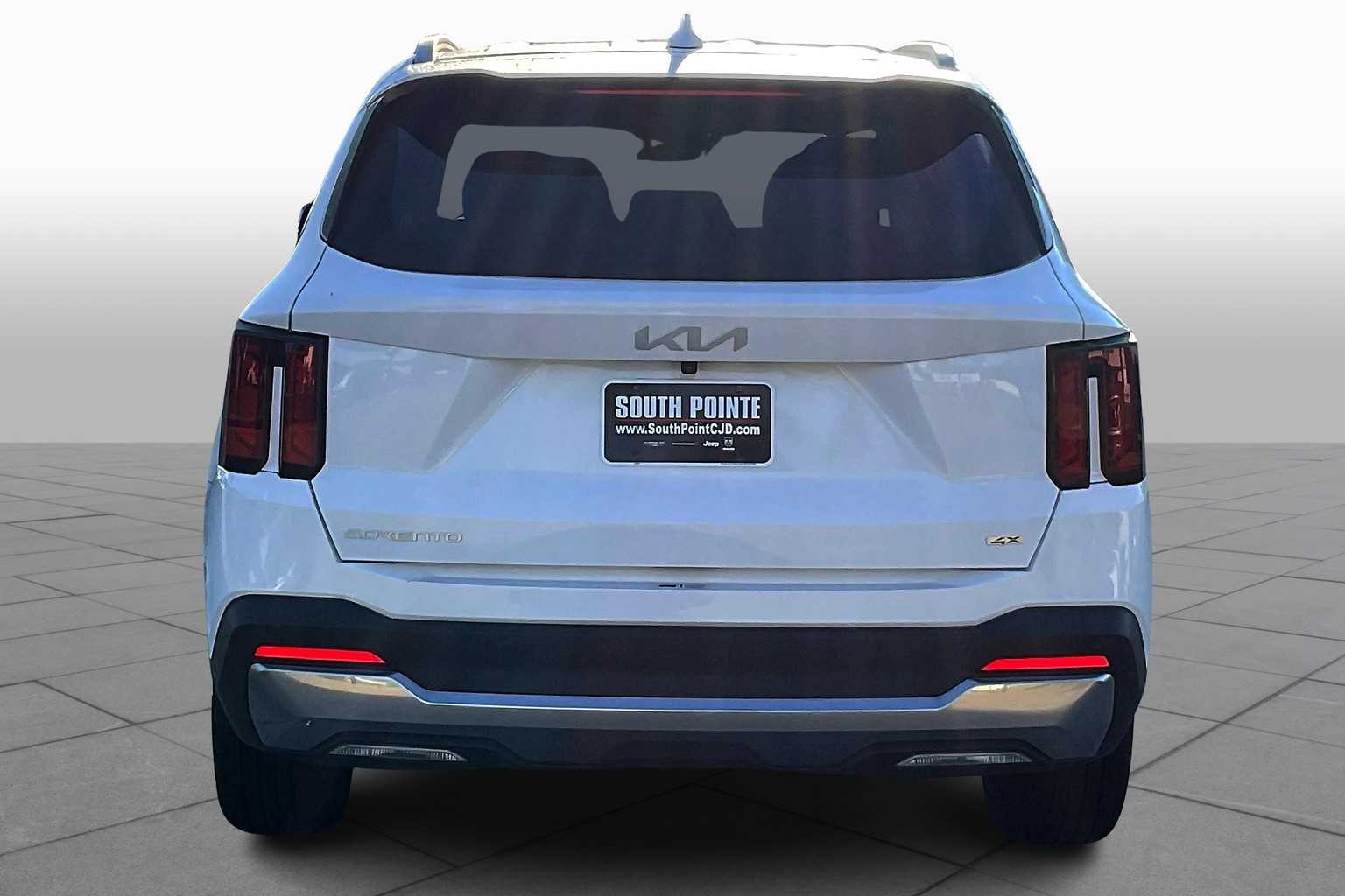 2024 Kia Sorento S photo 4