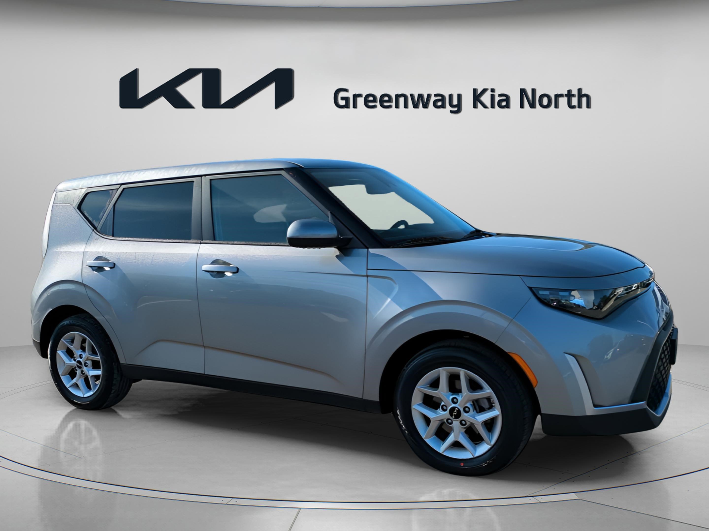 2024 Kia Soul LX photo 2