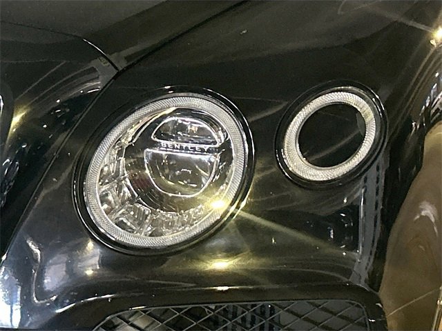 2020 Bentley Bentayga V8 photo 4