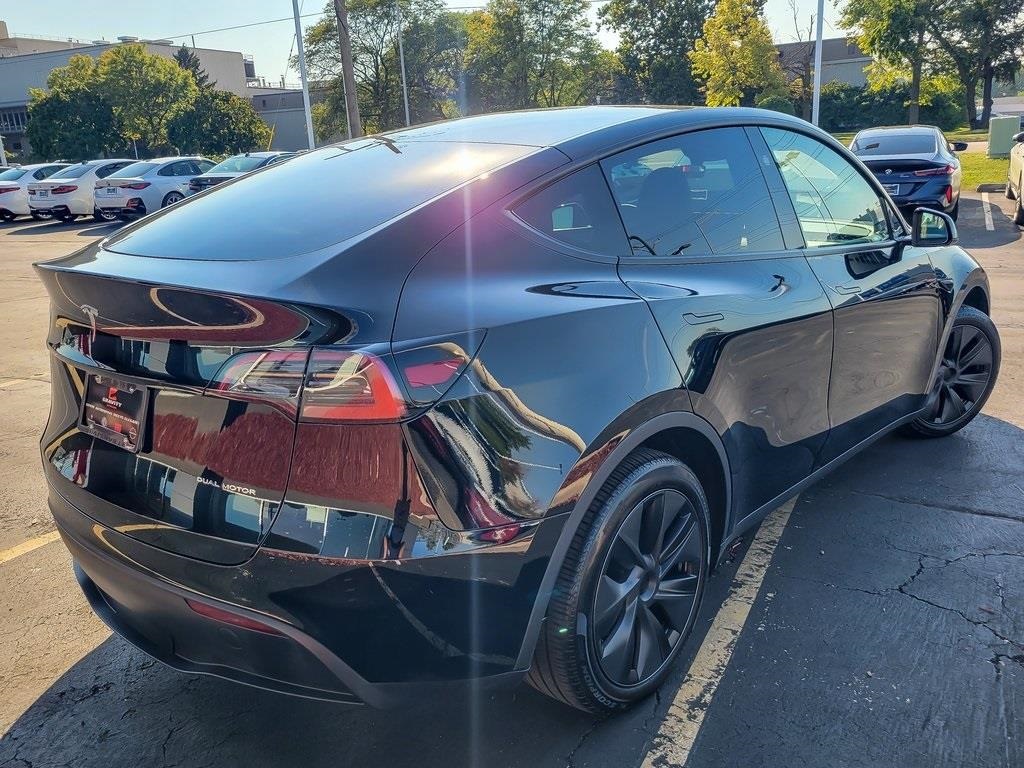 2025 Tesla Model Y Long Range photo 6
