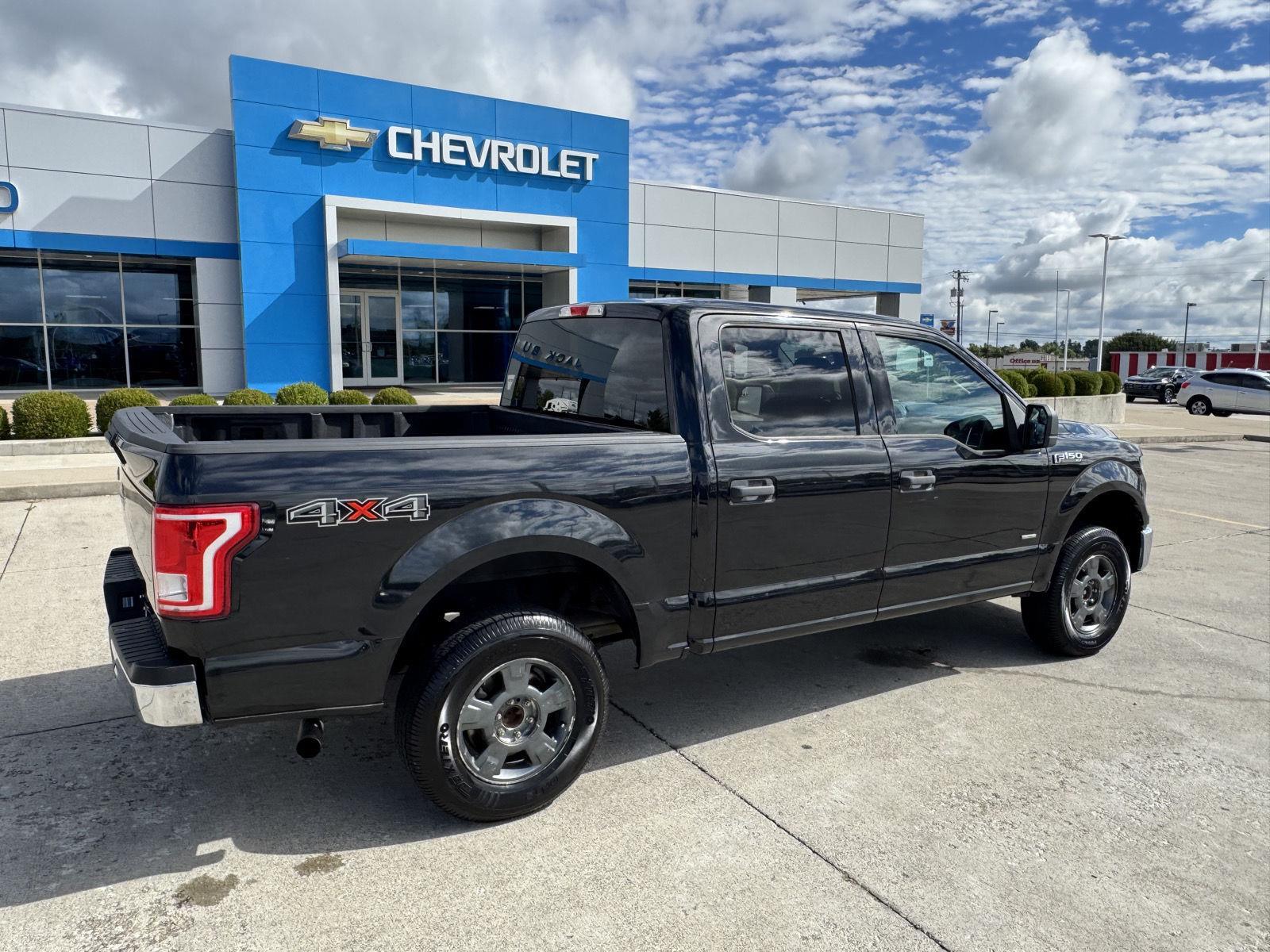 2015 Ford F-150 XLT photo 40