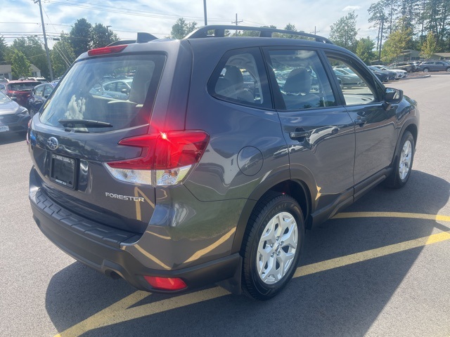 2022 Subaru Forester Base photo 2