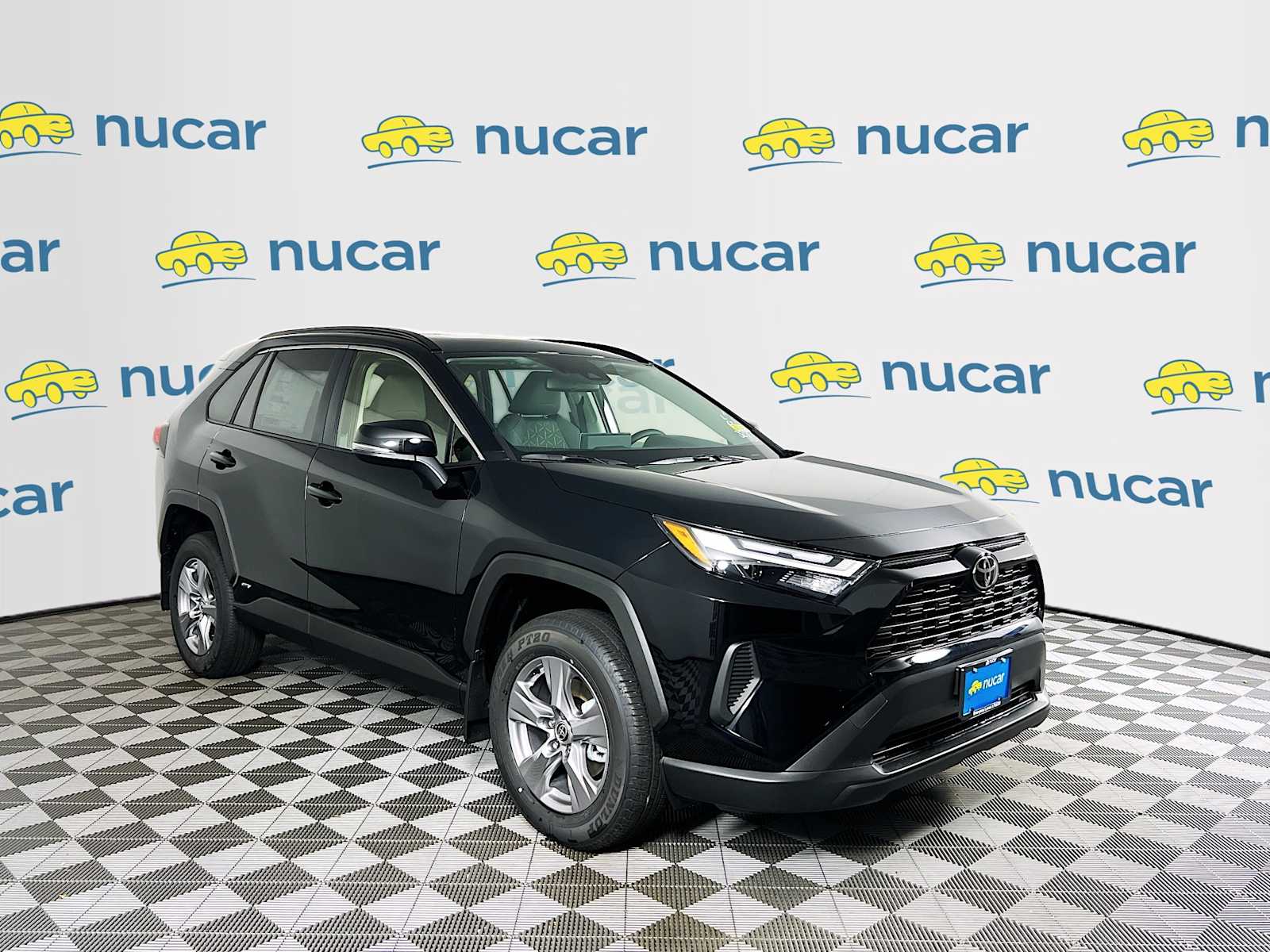 2025 Toyota RAV4 XLE's photo