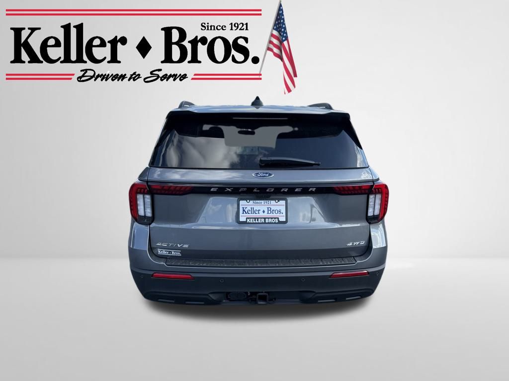 2025 Ford Explorer photo 3