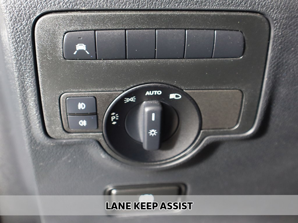 2020 Mercedes Benz Metris Passenger photo 3