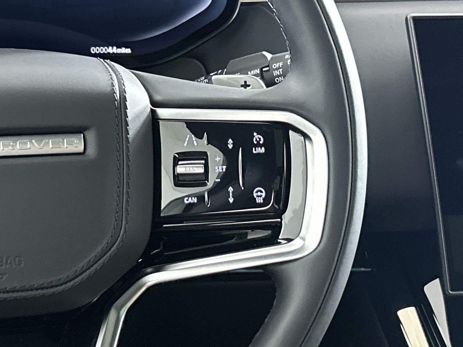 2025 Land Rover Range Rover Sport SE photo 12