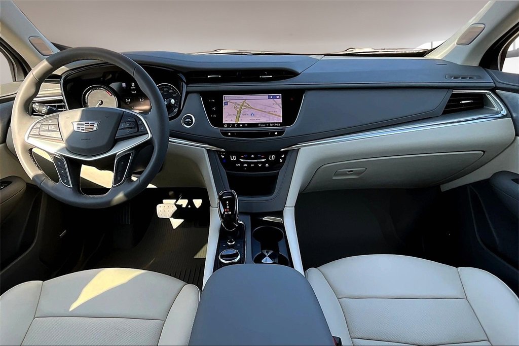 2025 Cadillac XT5 Premium Luxury photo 3