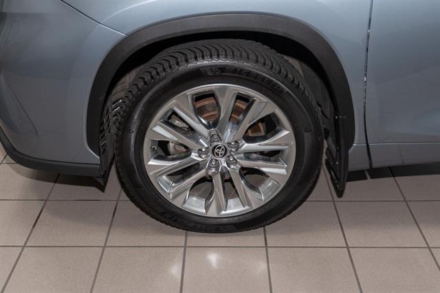 2021 Toyota Highlander Limited photo 4