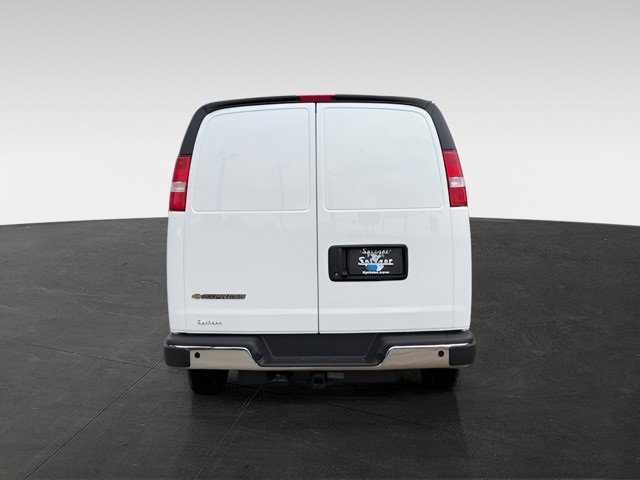 2025 Chevrolet Express Cargo 2500 photo 3