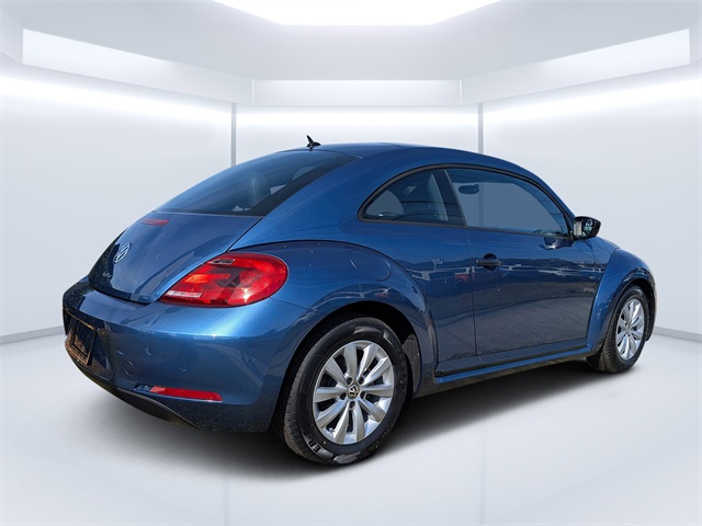 2016 Volkswagen Beetle 1.8T Classic photo 3