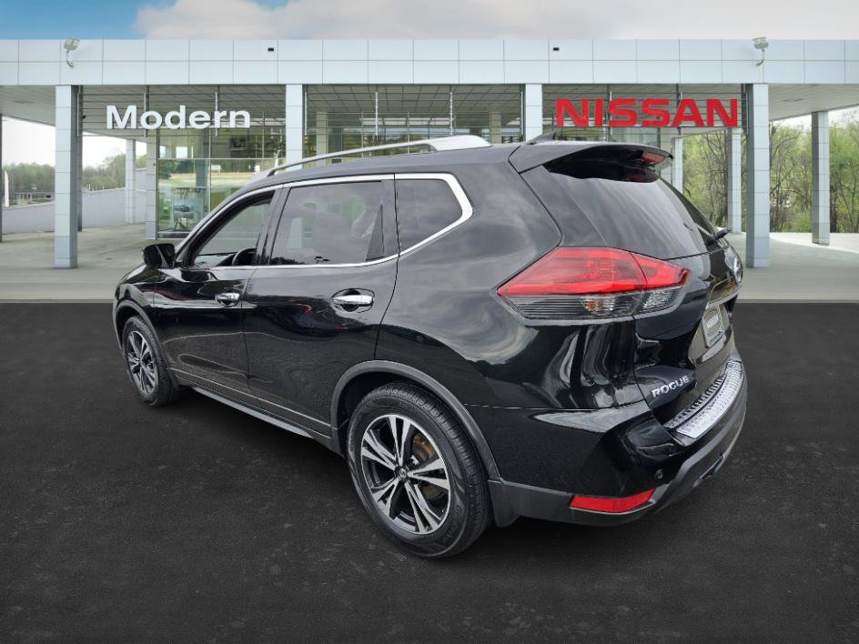 2019 Nissan Rogue SV photo 5