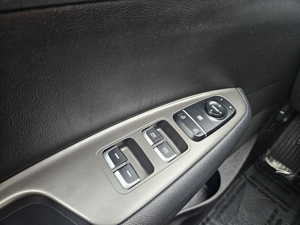 2019 Kia Optima S photo 22