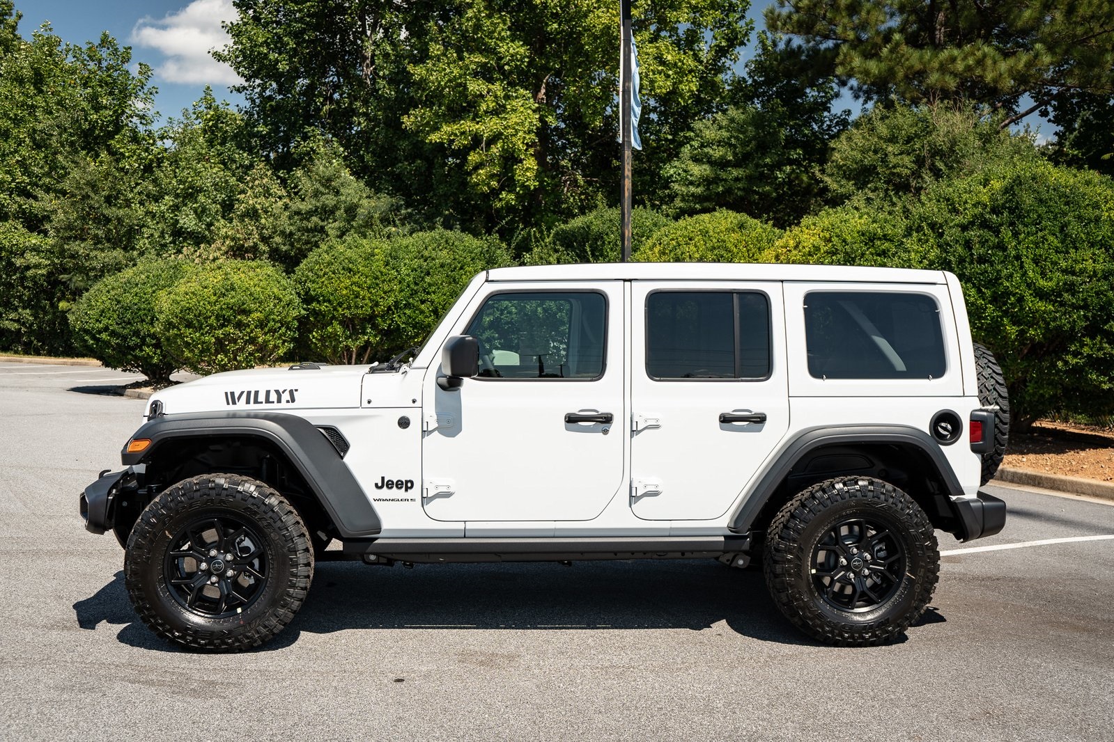 2025 Jeep Wrangler Willys photo 5