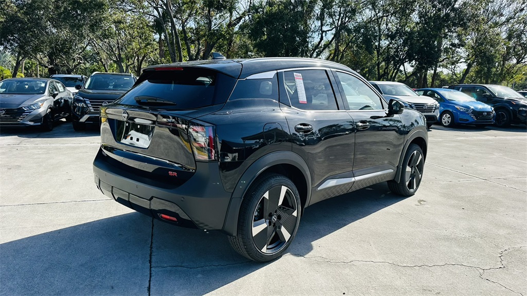 2026 Nissan Kicks SR photo 7