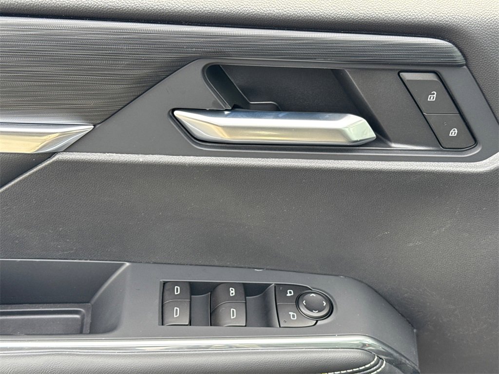 2025 GMC ACADIA - Image 14