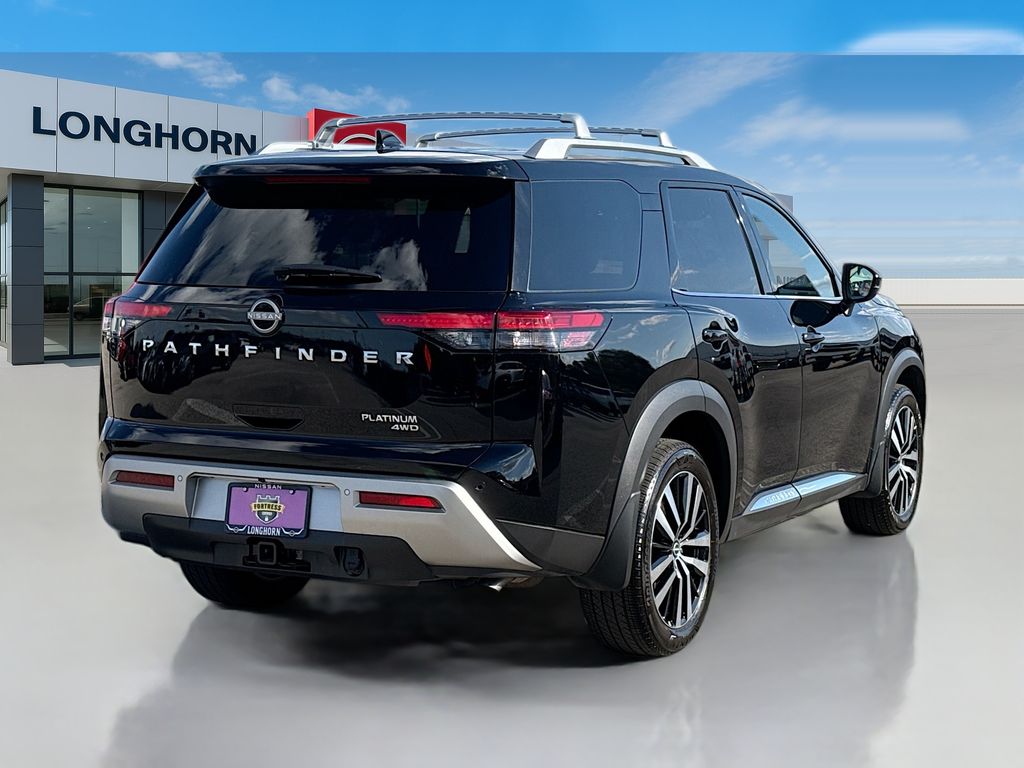 2025 Nissan Pathfinder Platinum photo 4