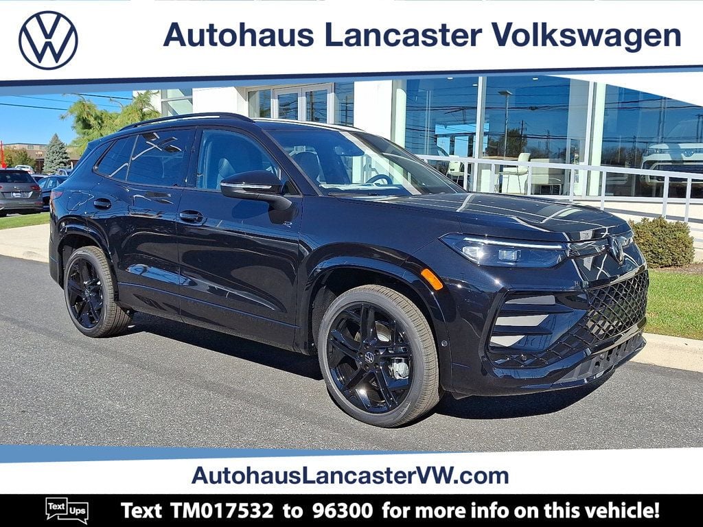 2026 Volkswagen Tiguan SE R-LINE BLACK's photo