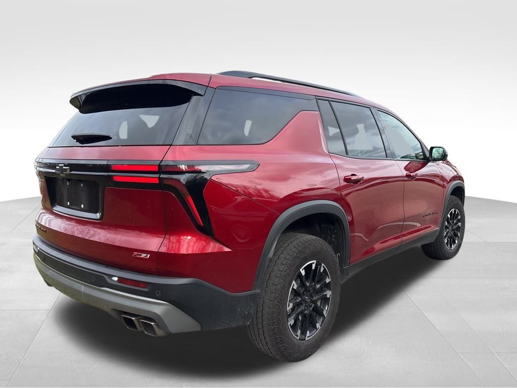 2025 Chevrolet Traverse Z71 photo 3