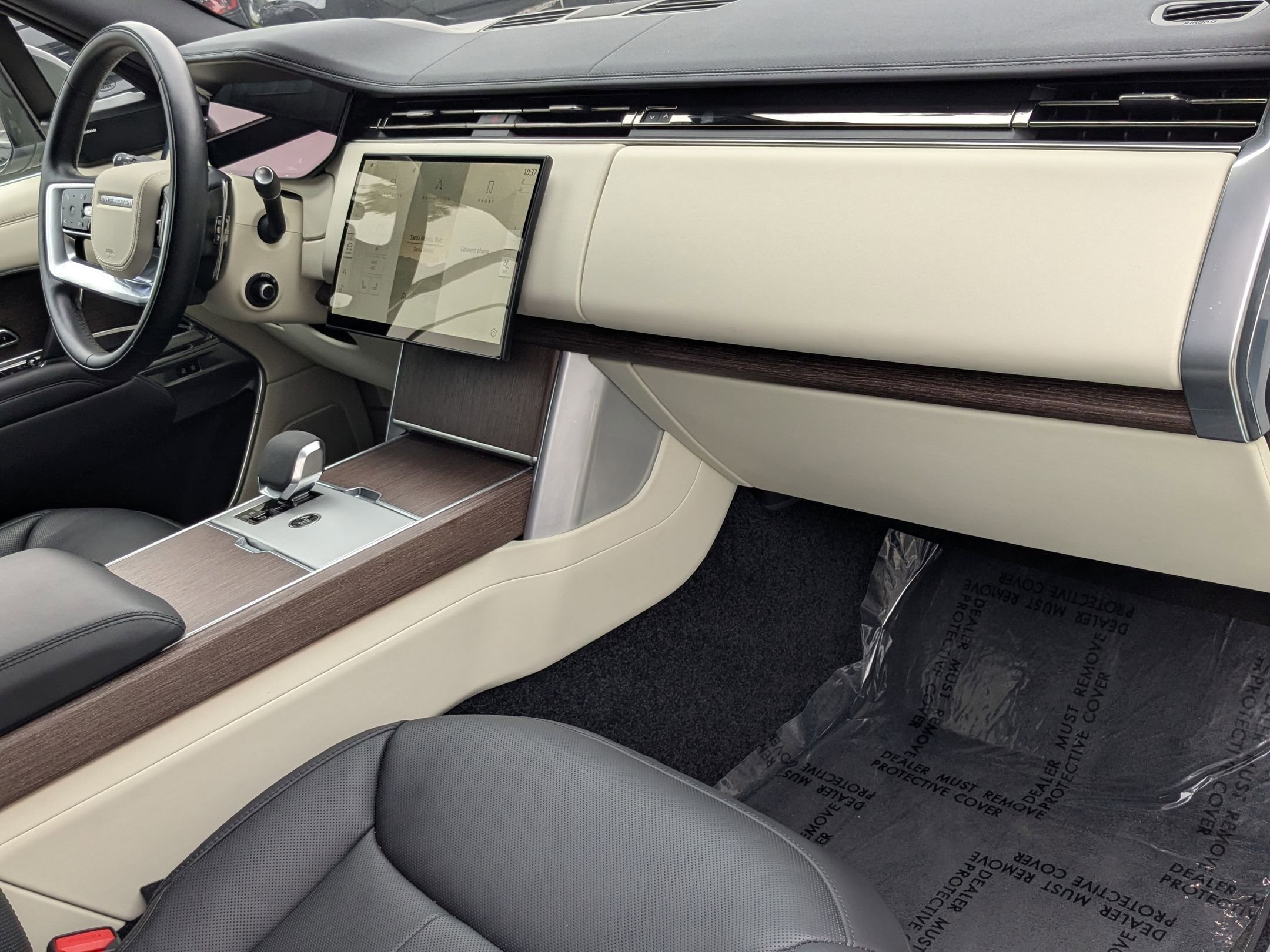 2024 Land Rover Range Rover SE photo 22