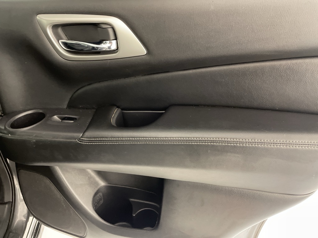 2020 Nissan Pathfinder S photo 36