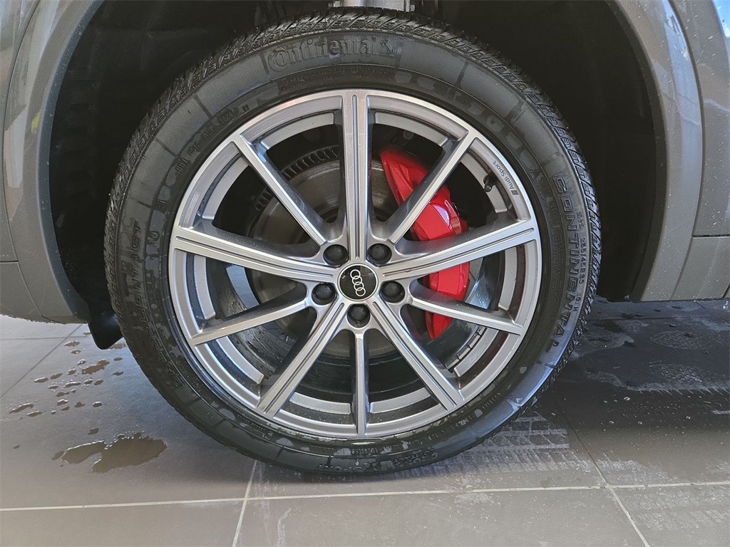 2025 Audi SQ5 Premium Plus photo 2