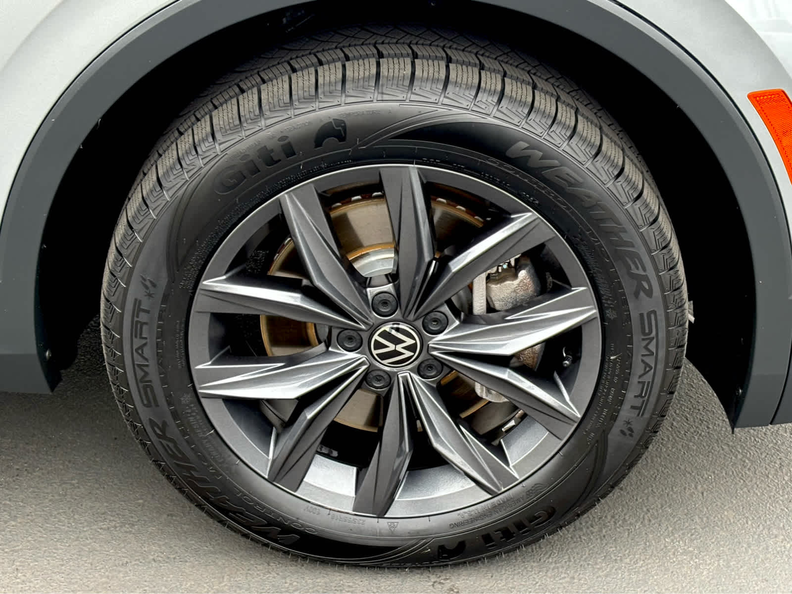 2022 Volkswagen Tiguan SE photo 24