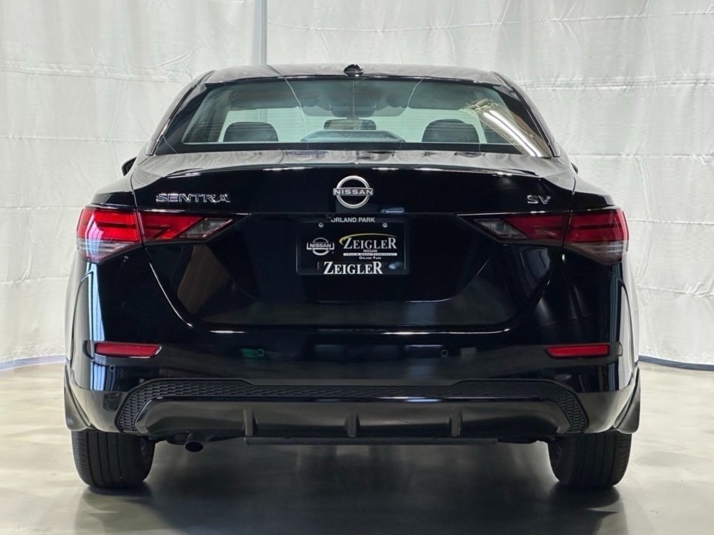 2025 Nissan Sentra SV photo 9