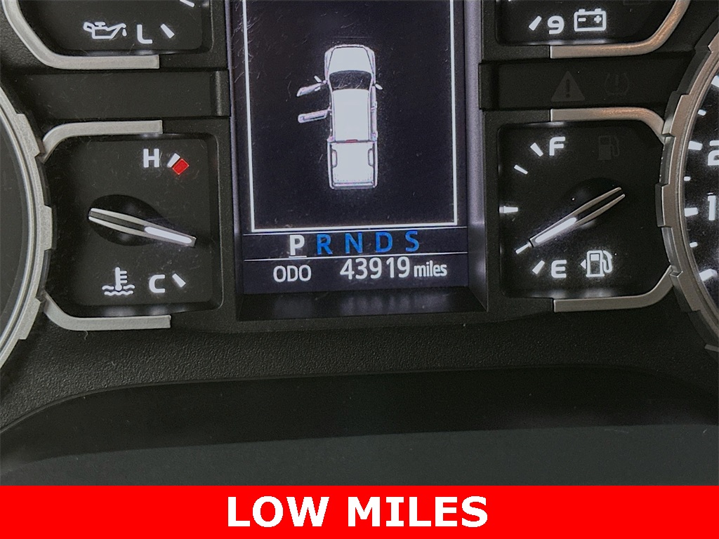 Used 2019 Toyota Tundra SR5 with VIN 5TFUW5F12KX863664 for sale in Winona, Minnesota