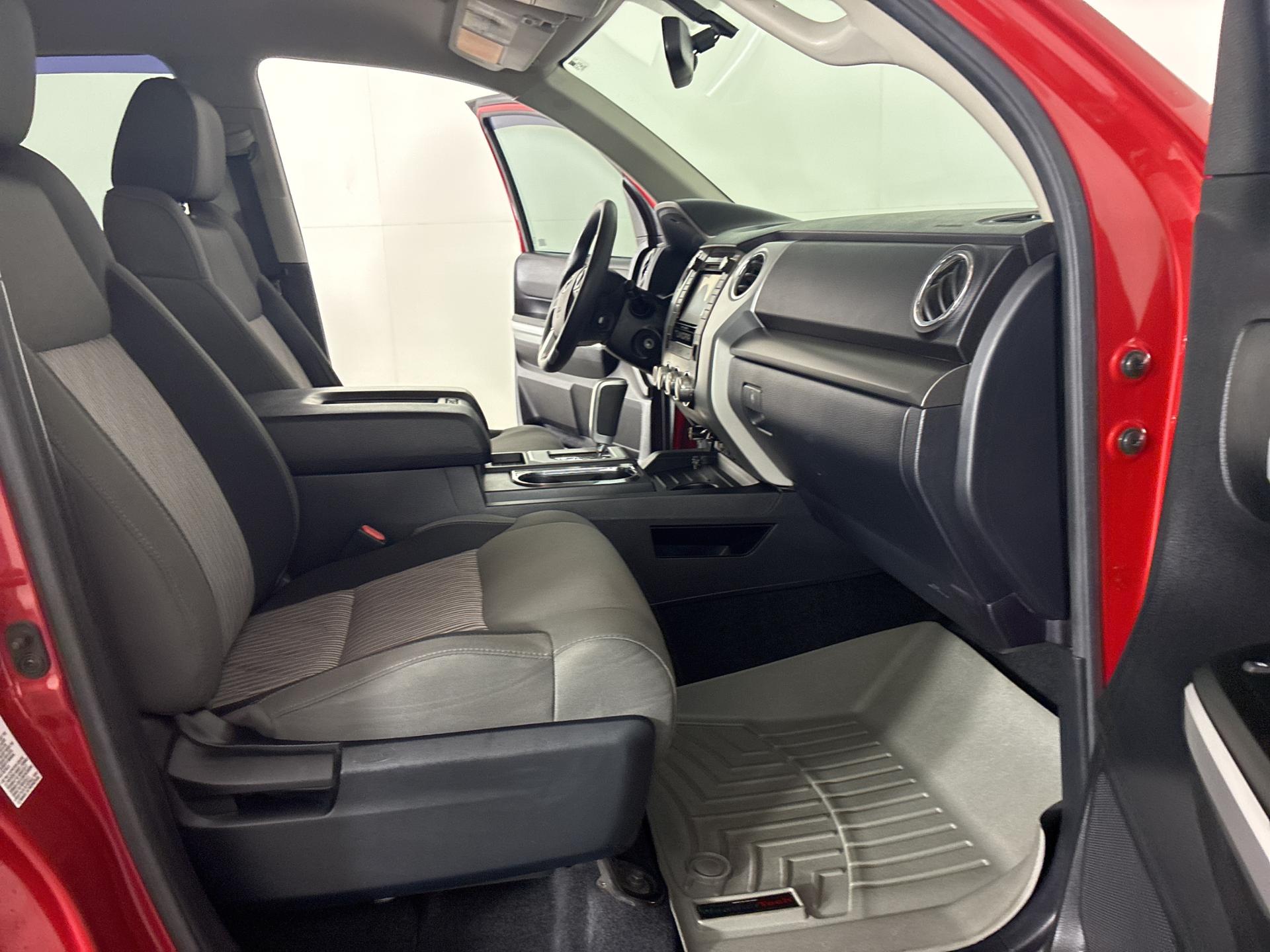 2017 Toyota Tundra SR5 photo 17