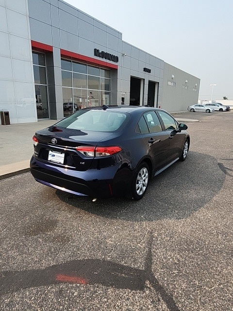 2021 Toyota Corolla LE photo 2