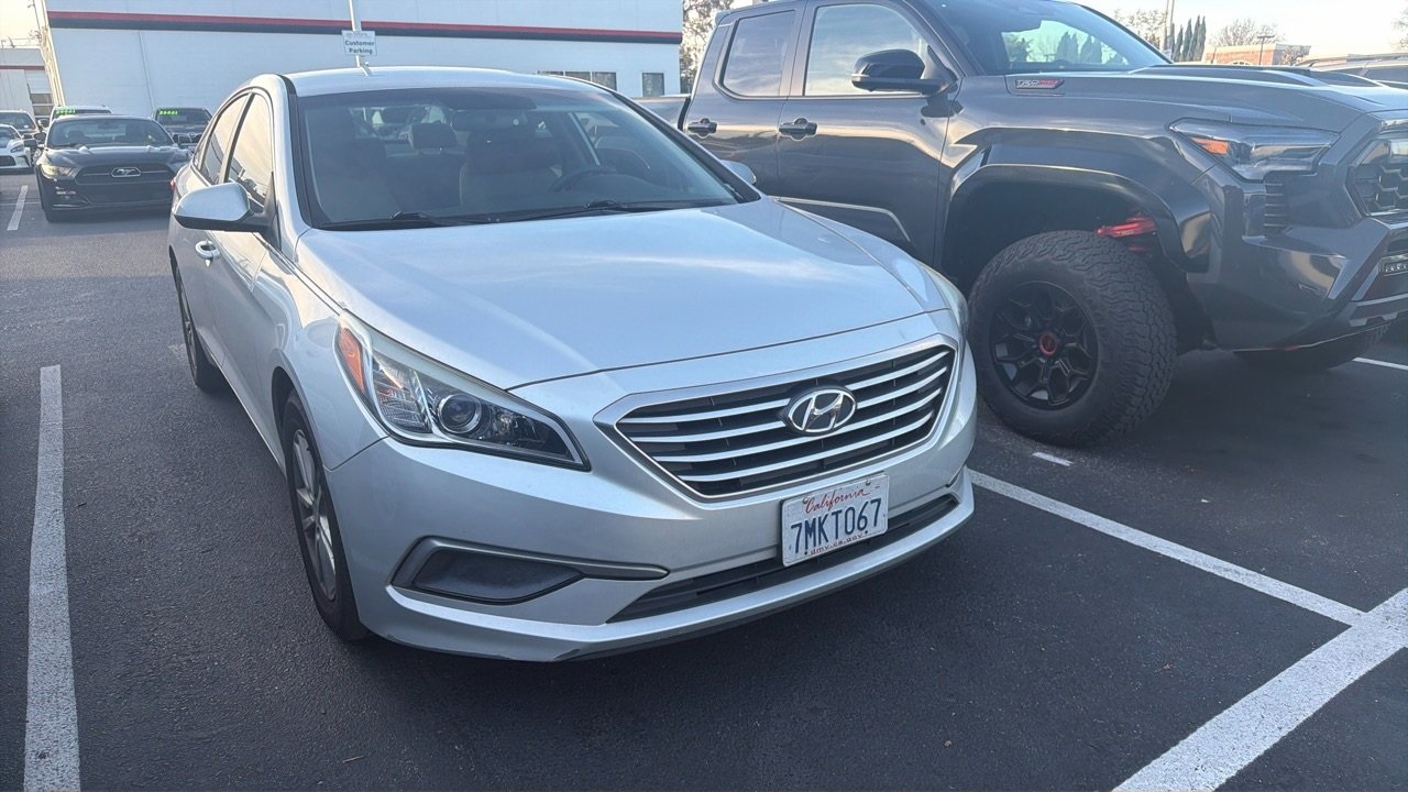 2016 Hyundai Sonata SE's photo