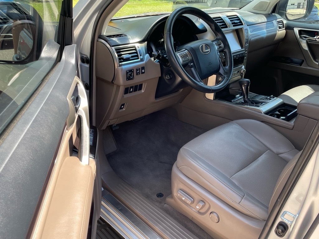 2019 Lexus GX 460 photo 19