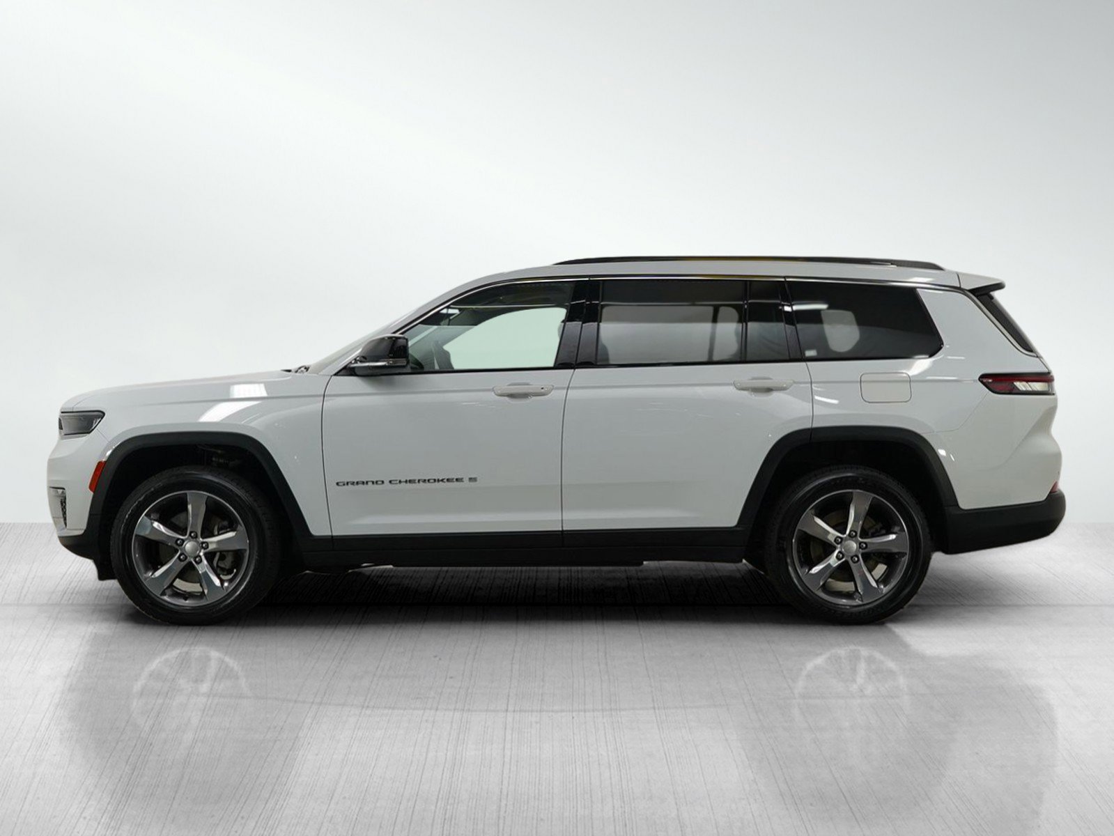 Used 2022 Jeep Grand Cherokee L Limited with VIN 1C4RJKBG7N8563372 for sale in Hopkins, Minnesota
