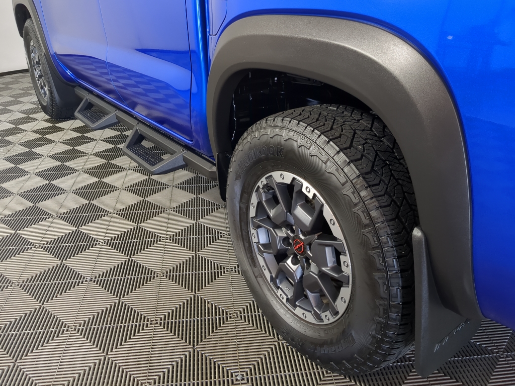 2025 Nissan Frontier PRO-4X photo 4