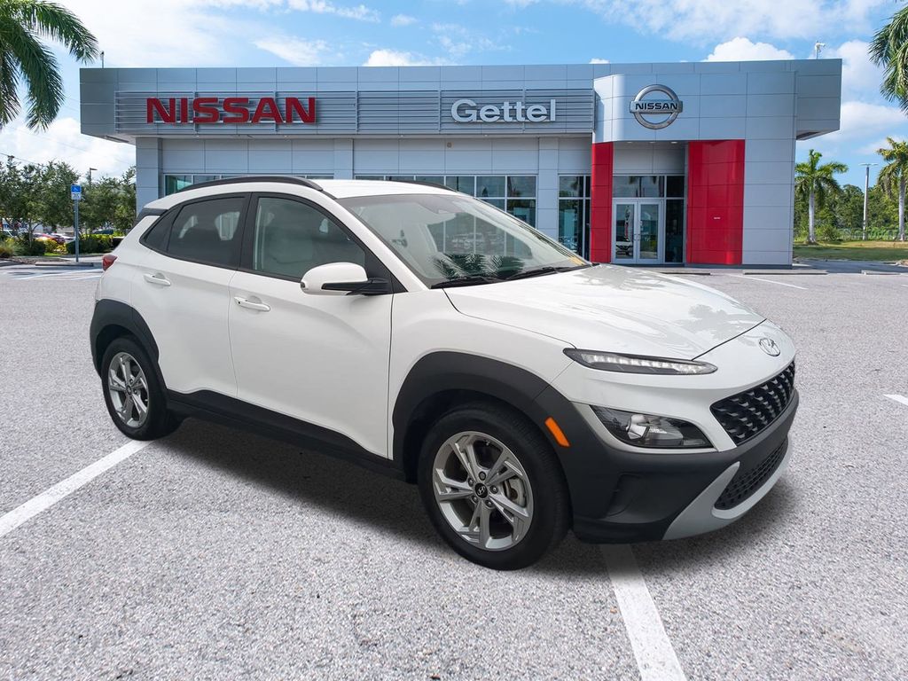 2023 Hyundai Kona SEL photo 3
