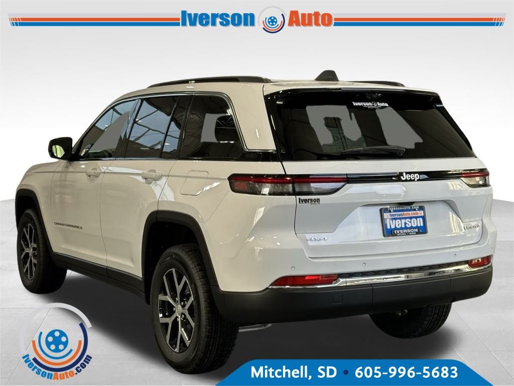 2025 Jeep Grand Cherokee Limited photo 2