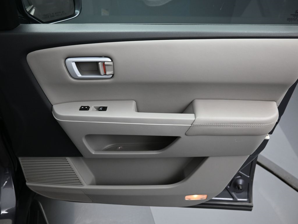 2015 Honda Pilot Touring photo 38