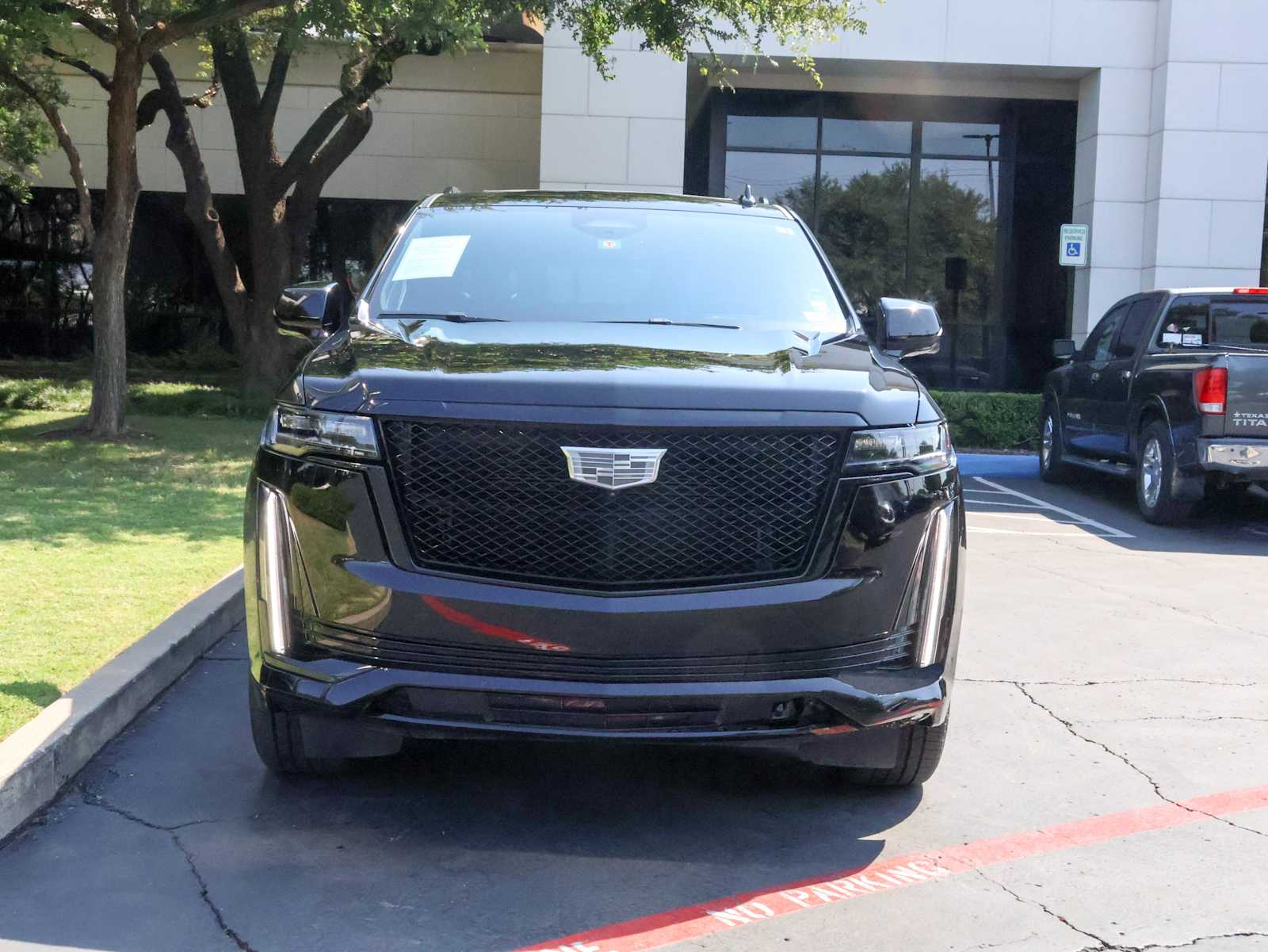 2022 Cadillac Escalade ESV Sport Platinum photo 2