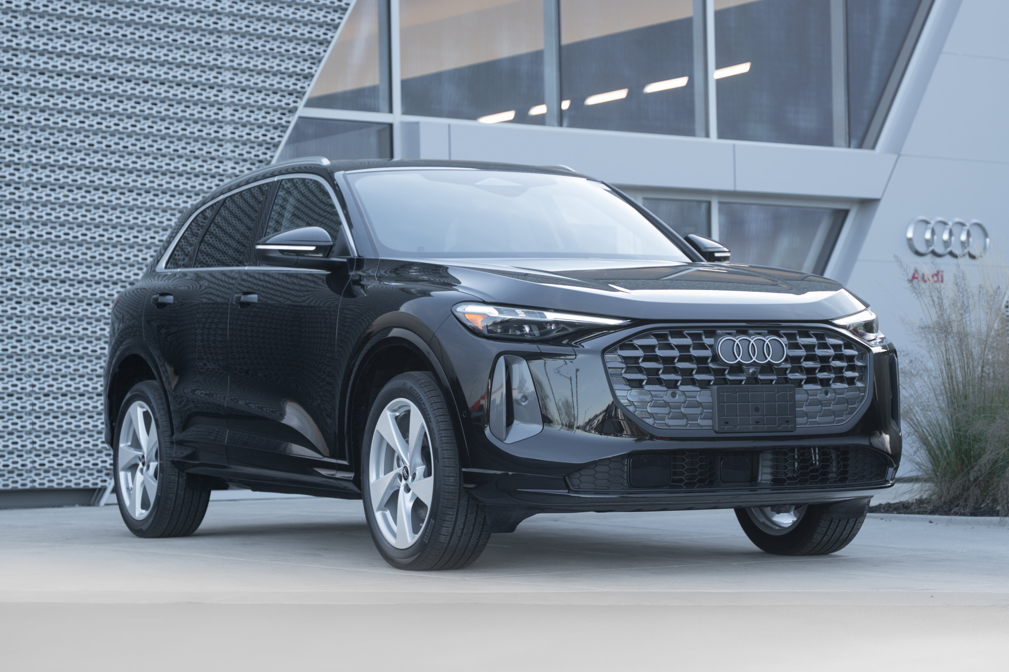 2025 Audi New Q5 Premium Plus's photo