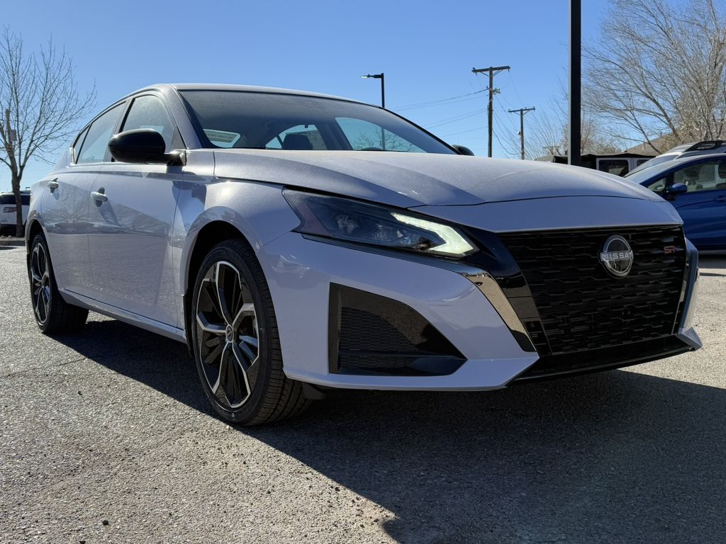 2025 Nissan Altima SR
