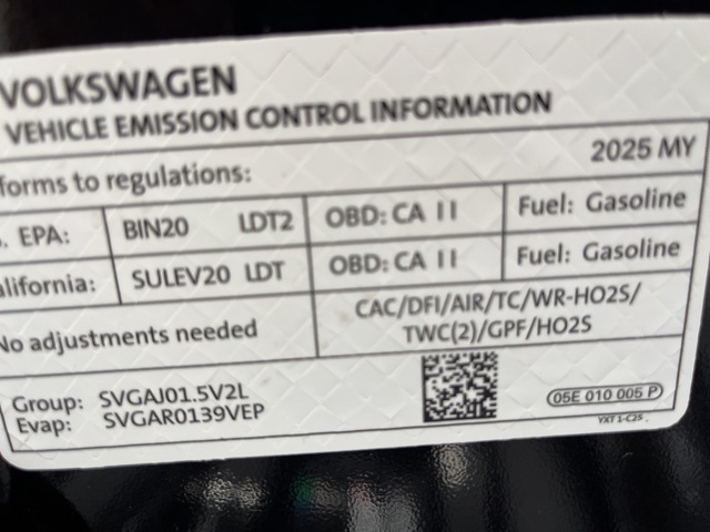 2025 Volkswagen Taos SEL photo 29
